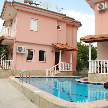 Villa Twins *